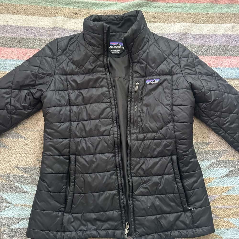 Patagonia Women's Black Puffer Jacket - Picture 4 of 4